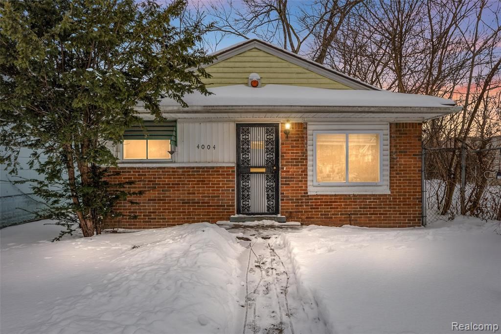 4004 Minnesota, Detroit, MI 48212