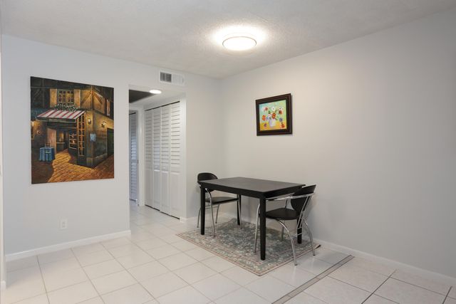331 Windsor O, West Palm Beach, FL 33417