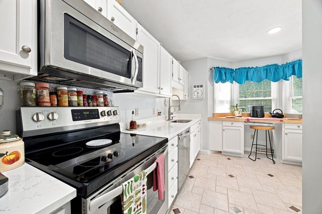 41 Stallbrook Rd 41, Milford, MA 01757