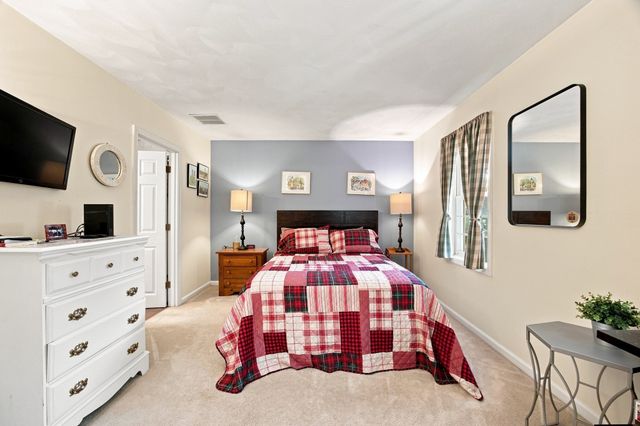 41 Stallbrook Rd 41, Milford, MA 01757