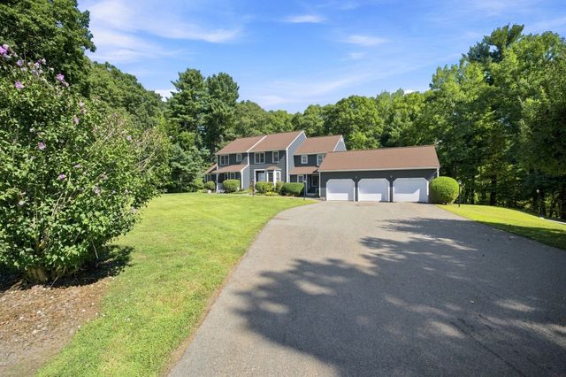 41 Stallbrook Rd 41, Milford, MA 01757