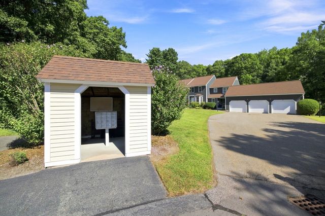 41 Stallbrook Rd 41, Milford, MA 01757