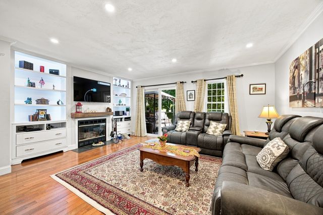 41 Stallbrook Rd 41, Milford, MA 01757