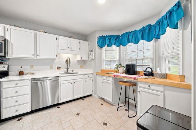 41 Stallbrook Rd 41, Milford, MA 01757