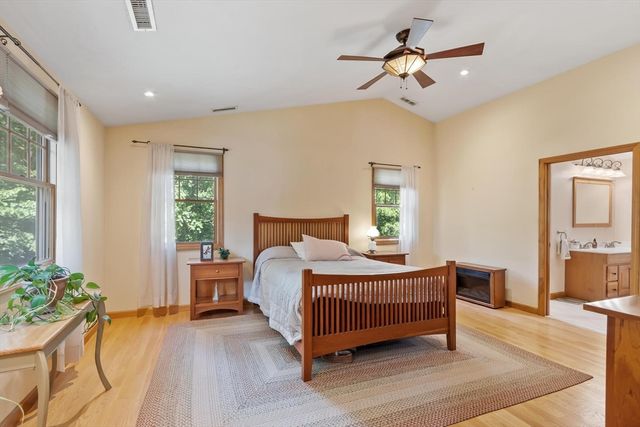 107 Maple Rd, Tewksbury, MA 01876
