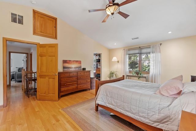 107 Maple Rd, Tewksbury, MA 01876