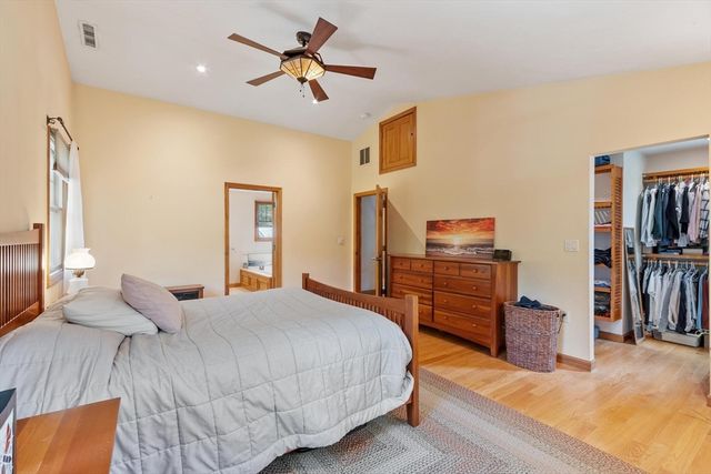 107 Maple Rd, Tewksbury, MA 01876