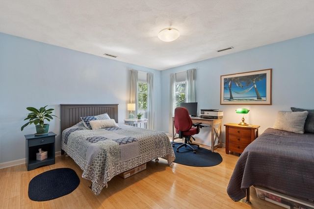 107 Maple Rd, Tewksbury, MA 01876