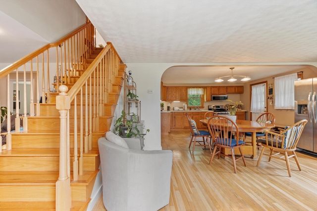 107 Maple Rd, Tewksbury, MA 01876