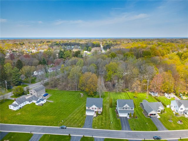 708 Hillspring, Webster, NY 14580
