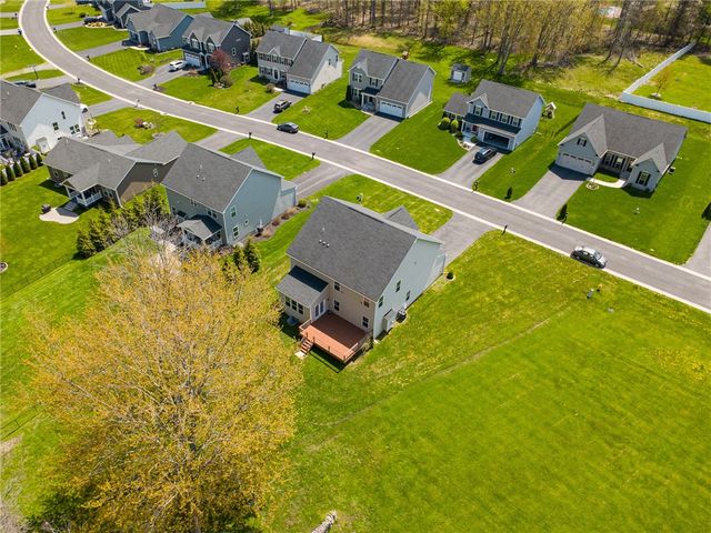 708 Hillspring, Webster, NY 14580