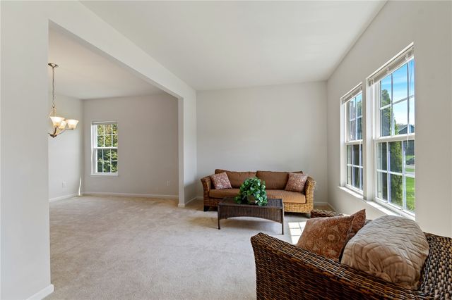 708 Hillspring, Webster, NY 14580