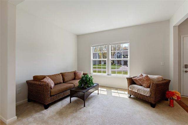 708 Hillspring, Webster, NY 14580