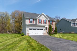 708 Hillspring, Webster, NY 14580