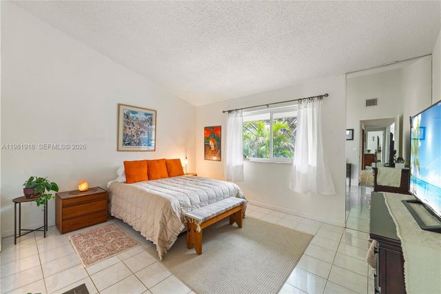 19994 NE 5th Court 3C, Miami, FL 33179