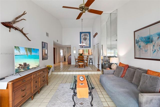 19994 NE 5th Court 3C, Miami, FL 33179