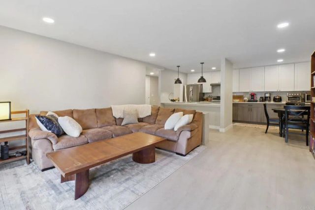 2348 La Costa Ave 202, Carlsbad, CA 92009