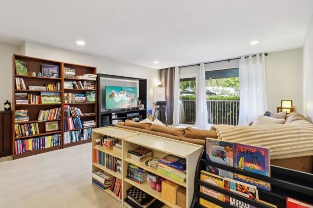 2348 La Costa Ave 202, Carlsbad, CA 92009
