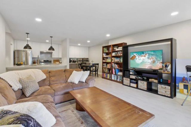 2348 La Costa Ave 202, Carlsbad, CA 92009