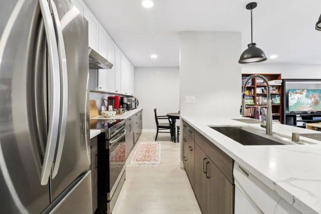 2348 La Costa Ave 202, Carlsbad, CA 92009