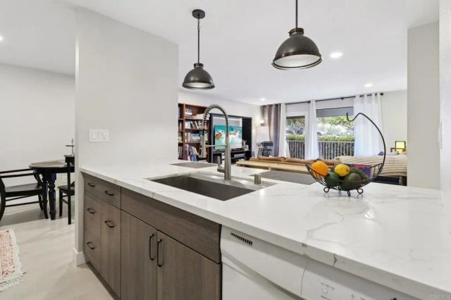 2348 La Costa Ave 202, Carlsbad, CA 92009