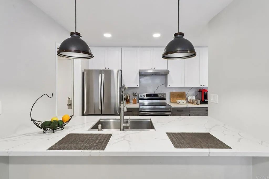 2348 La Costa Ave 202, Carlsbad, CA 92009