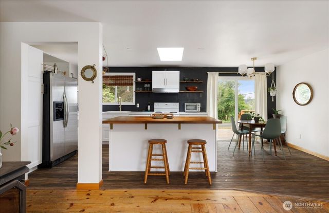 975 Ferry Avenue, Coupeville, WA 98239
