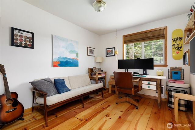 975 Ferry Avenue, Coupeville, WA 98239