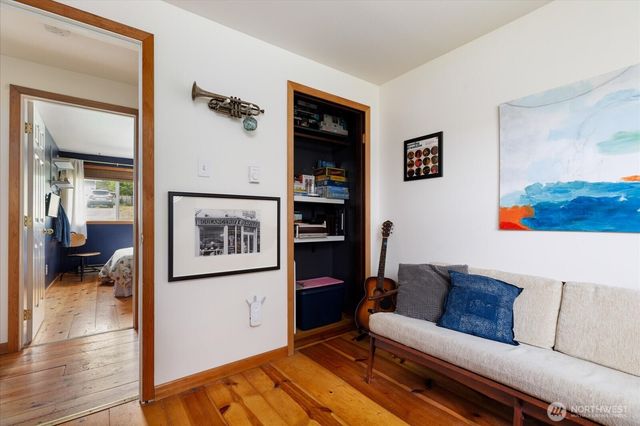 975 Ferry Avenue, Coupeville, WA 98239