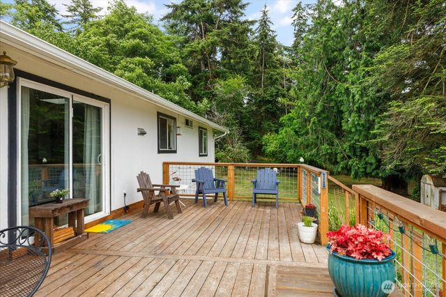 975 Ferry Avenue, Coupeville, WA 98239