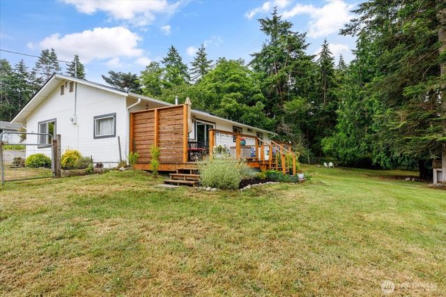 975 Ferry Avenue, Coupeville, WA 98239