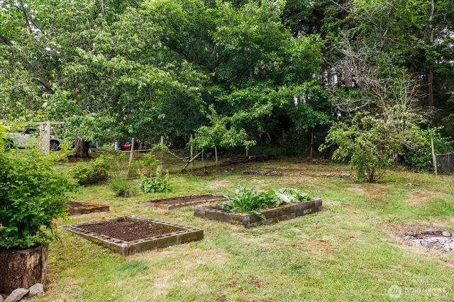 975 Ferry Avenue, Coupeville, WA 98239