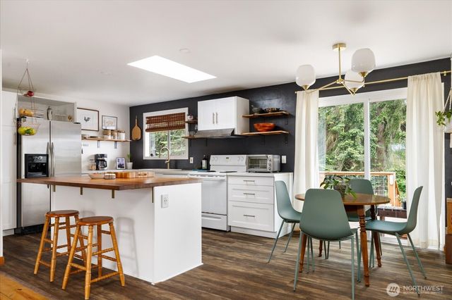 975 Ferry Avenue, Coupeville, WA 98239