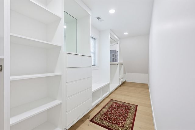 8 Vassar Dr, Milford, MA 01757