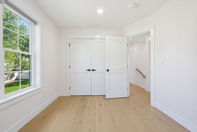 8 Vassar Dr, Milford, MA 01757