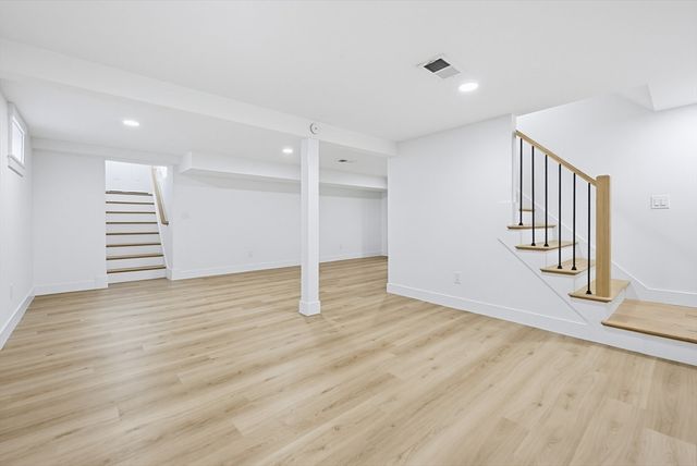 8 Vassar Dr, Milford, MA 01757
