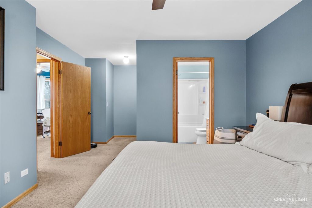 Image 25 of property listing at 204 Country Lane, Yorkville, IL 60560