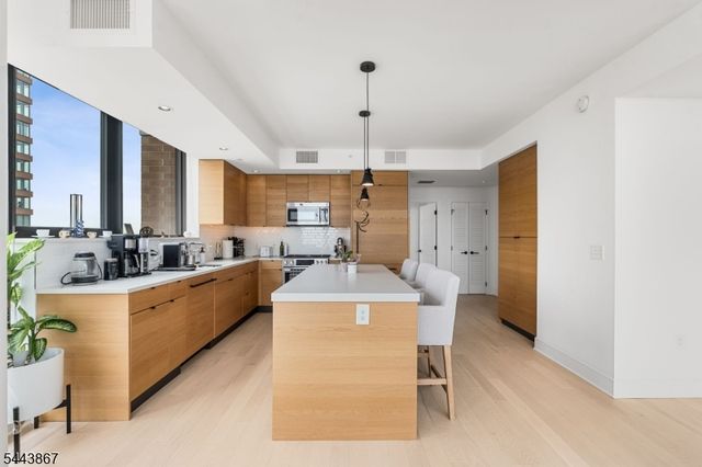 10 Provost St 2408, Jersey City, NJ 07302