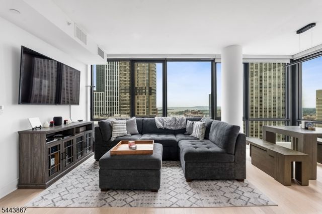 10 Provost St 2408, Jersey City, NJ 07302