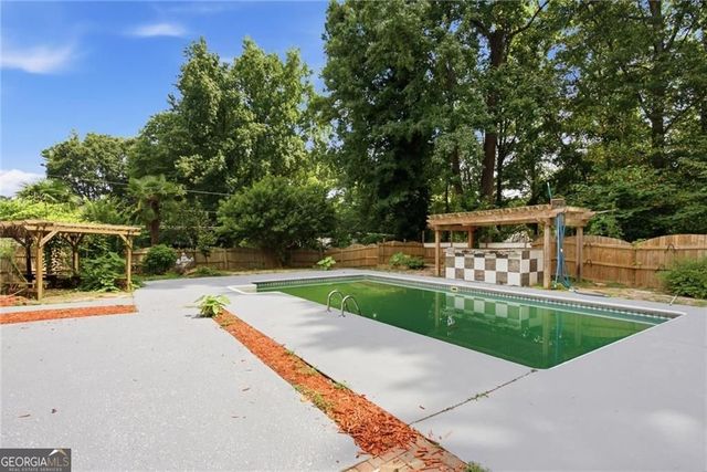 24 Planters Drive SW, Lilburn, GA 30047