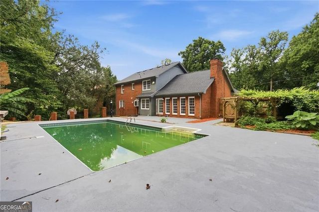 24 Planters Drive SW, Lilburn, GA 30047