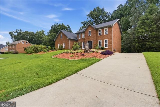 24 Planters Drive SW, Lilburn, GA 30047
