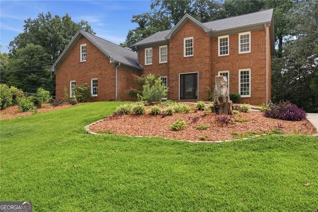 24 Planters Drive SW, Lilburn, GA 30047