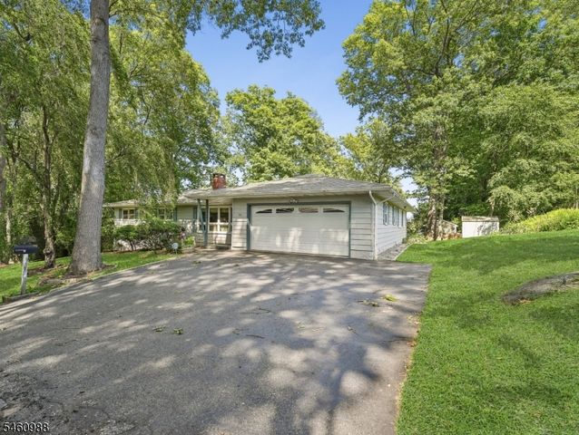 45 Sunset Rd, Bloomingdale Boro, NJ 07403