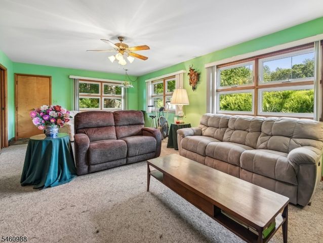 45 Sunset Rd, Bloomingdale Boro, NJ 07403