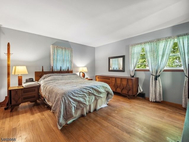 45 Sunset Rd, Bloomingdale Boro, NJ 07403