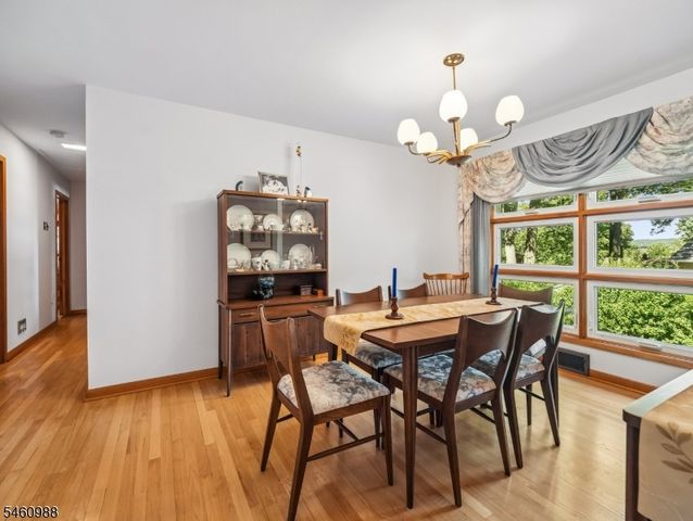 45 Sunset Rd, Bloomingdale Boro, NJ 07403
