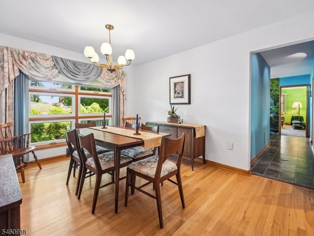 45 Sunset Rd, Bloomingdale Boro, NJ 07403