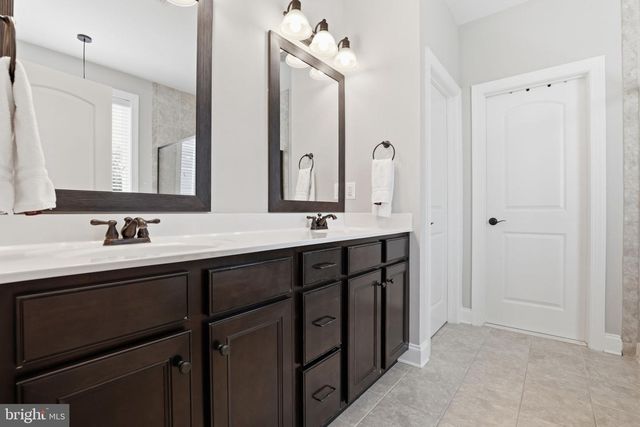 8046 SIDE HILL DR, Warrenton, VA 20187
