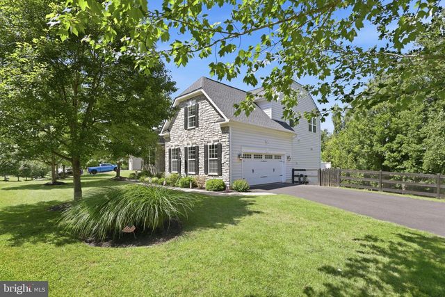 8046 SIDE HILL DR, Warrenton, VA 20187
